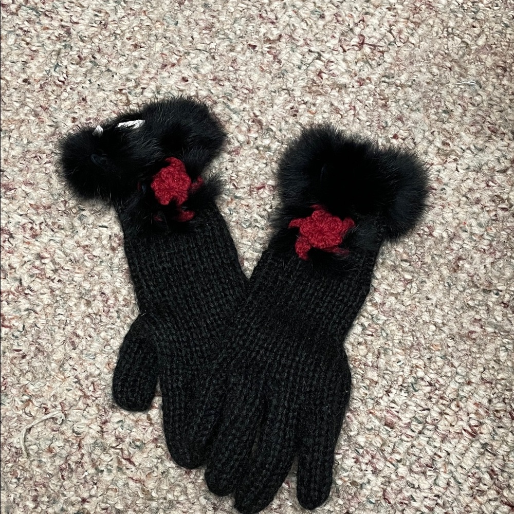 Wool gloves with wool flower and genuine rabbit fur accents